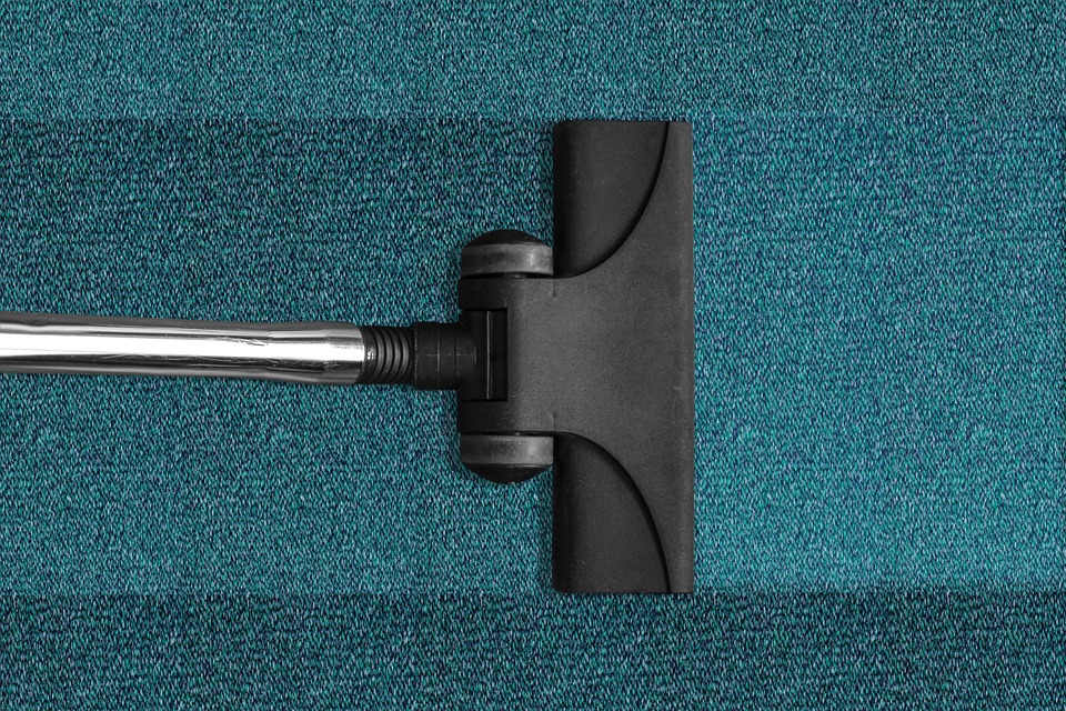 Teppich reinigen – Die besten Mittel und Maschinen